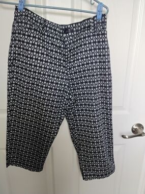 Gloria Vanderbilt Navy and White Ikat Cropped Pants